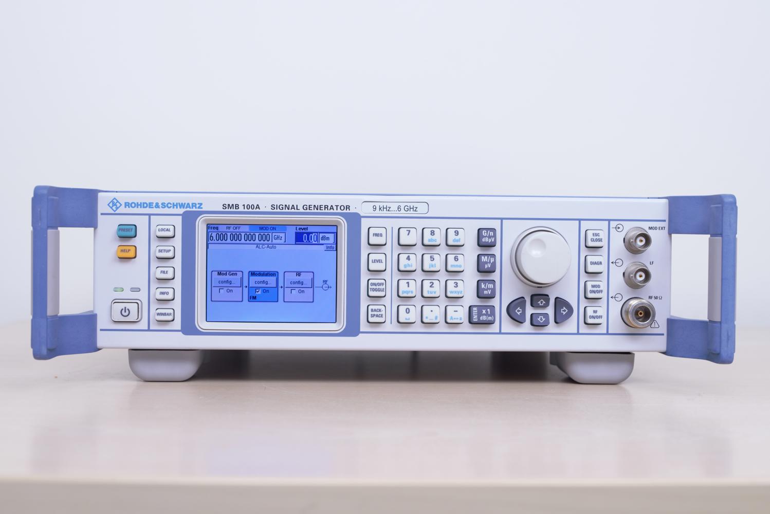 Генератор сигналов Rohde & Schwarz SMB100A
